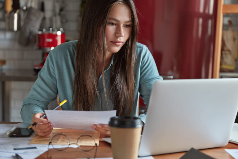 Trabajar más no siempre significa crecer